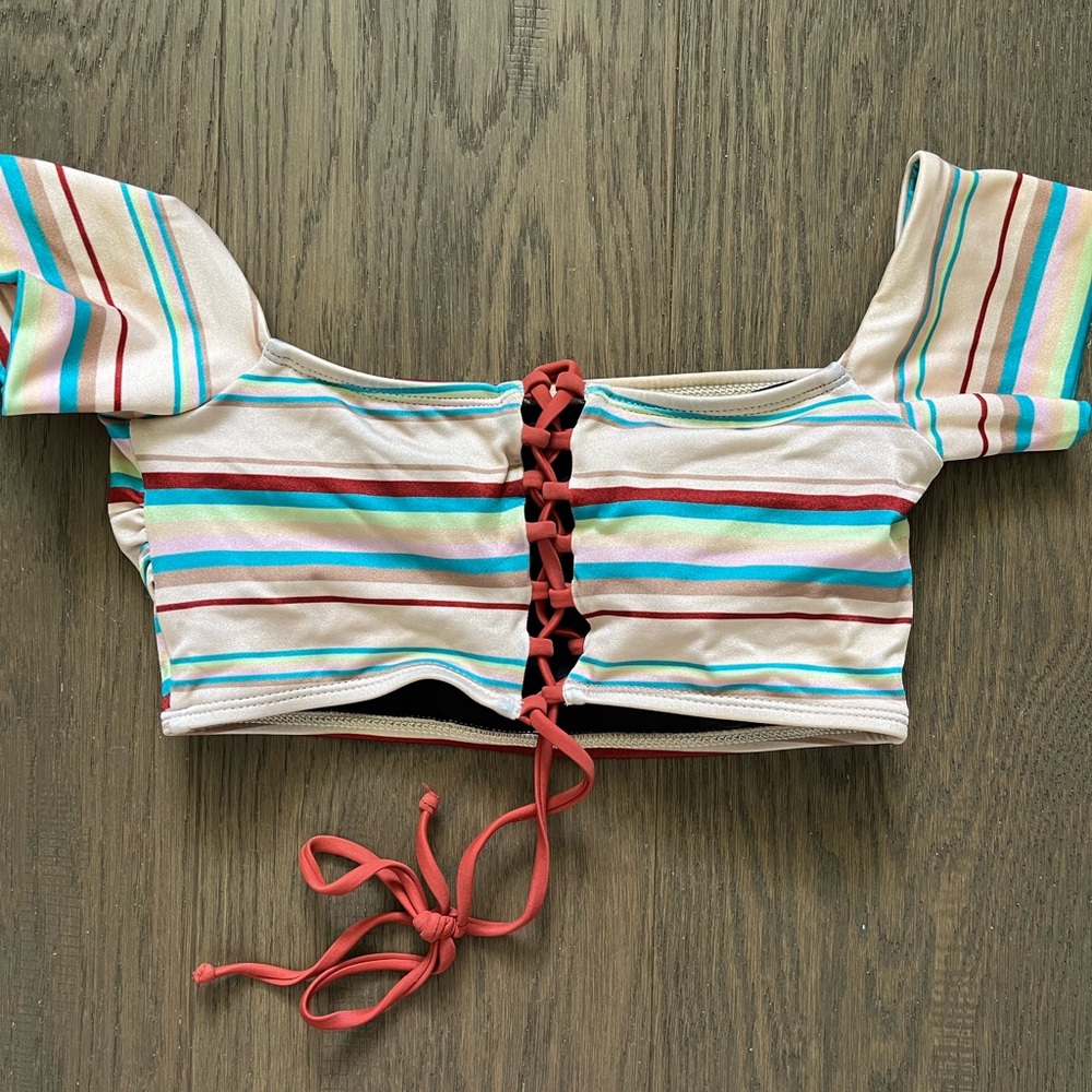 Reef off the shoulder bikini top. Size M